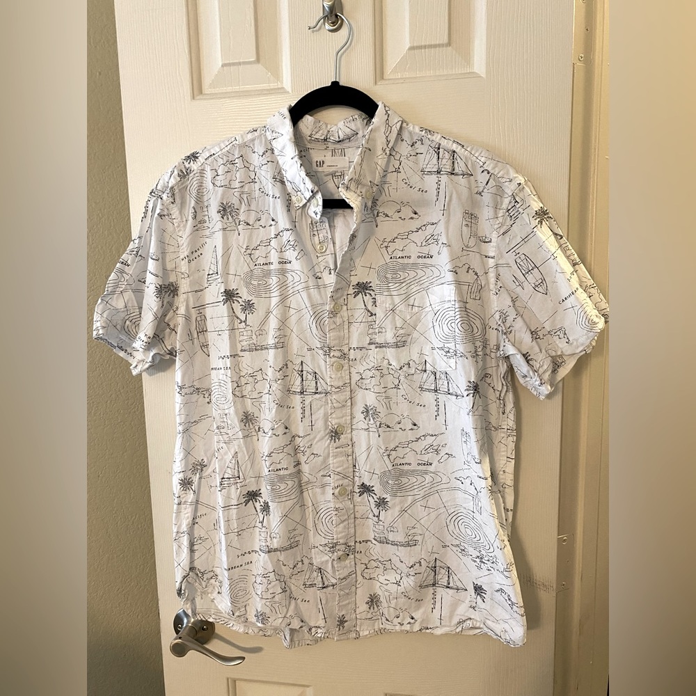 Gap Mens Button Down Shirt